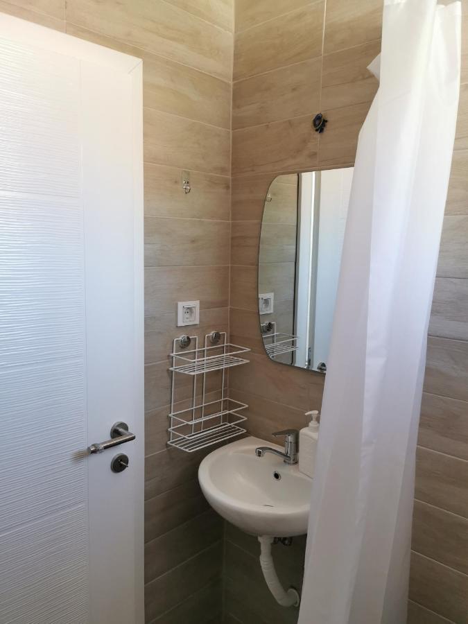 Gopo Guesthouse Elshani ภายนอก รูปภาพ